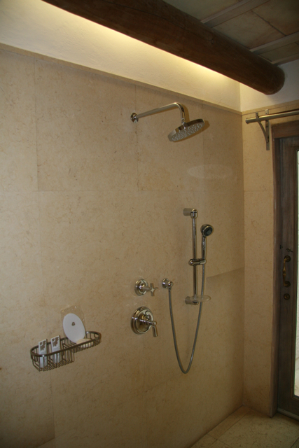 St_Regis_Punta_Mita_shower