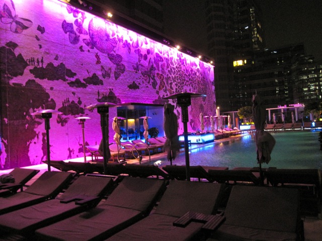 W_Hong_Kong_rooftop_pool