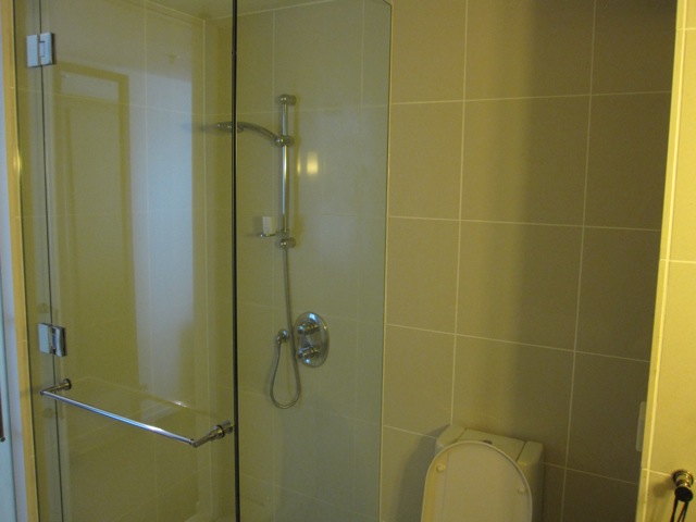 AKL_Hilton_shower