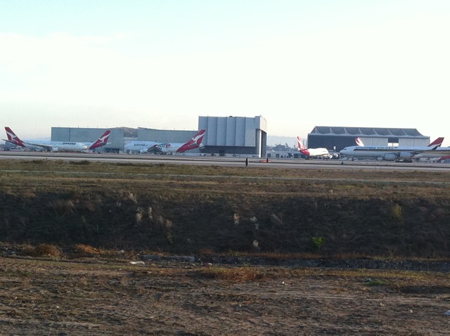 LAX_Qantas parked