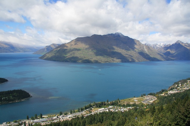 Queenstown_Lake