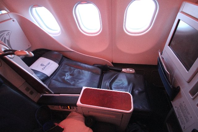 egyptair-business-class-flat-bed