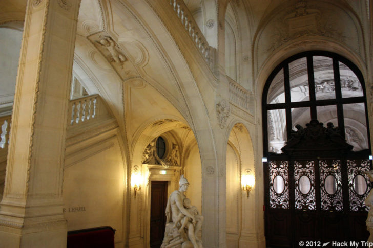 picture of Louvre staircase