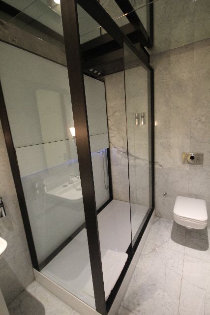 lounge-shower-2