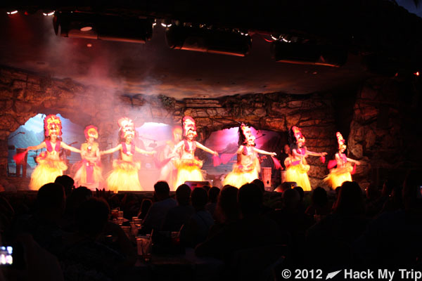 picture of Luau dancers