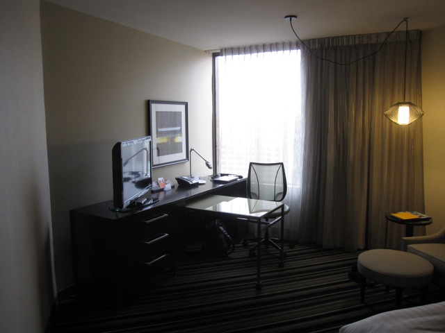 hyatt_indianapolis_desk