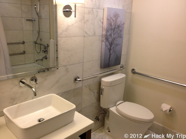 picture of hotel bathroom