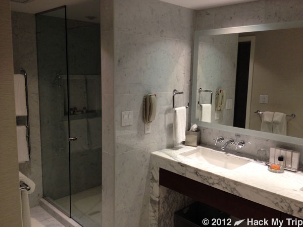 picture of hotel bathroom