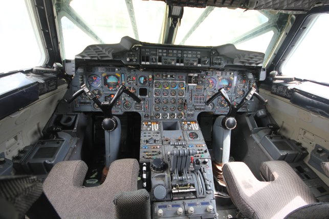 concorde-cockpit