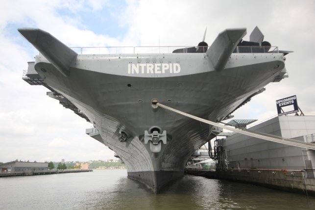 intrepid-air-space-museum