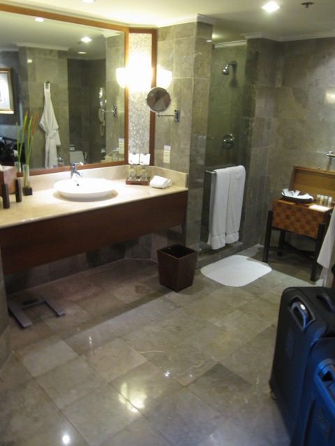 laguna_bathroom