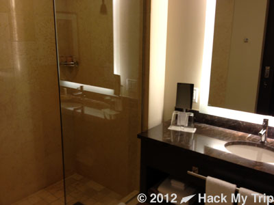 picture of hotel bathroom