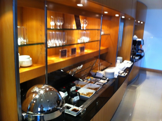 hkg_lounges_qantas_food