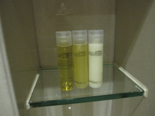 hyatt_tst_bath_amenities