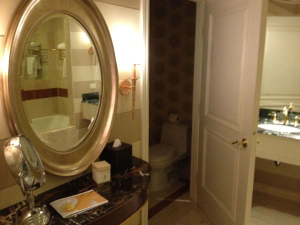 picture of hotel bathroom