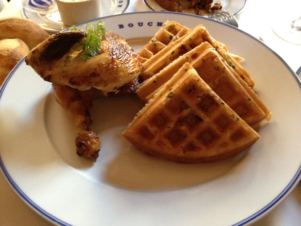 picture of chicken and waffles