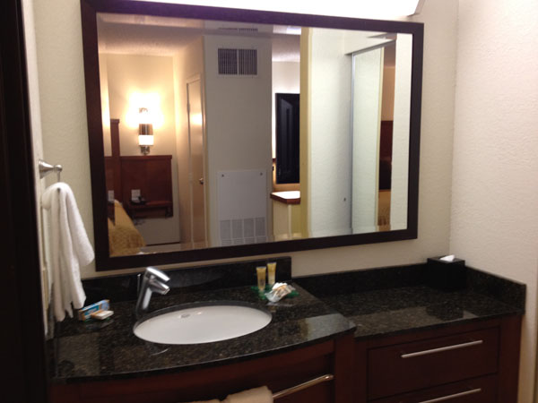 picture of hotel sink and mirror