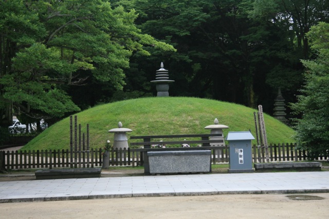 hiroshima_memorial_mound