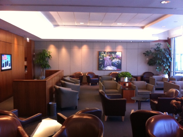 united-global-first-ord-lounge