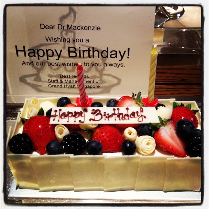 picture of birthday cake and card from Grand Hyatt Singapore