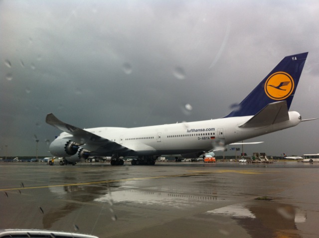 lufthansa-748i-fra-taxi