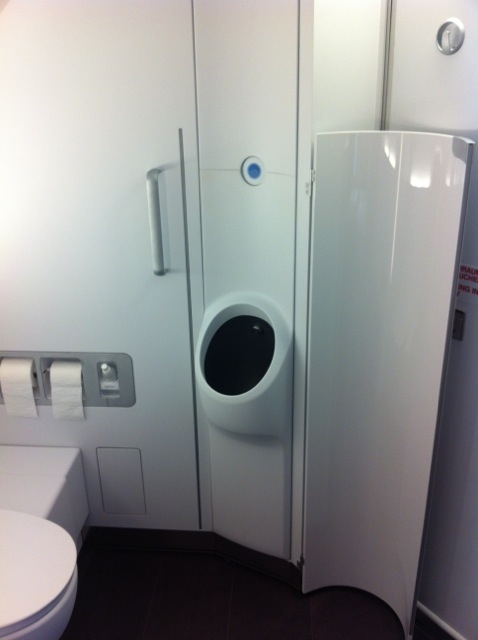 lufthansa-a380-lavatory-urinal