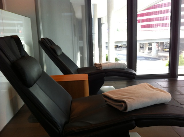 lufthansa-first-class-terminal-massage-chairs