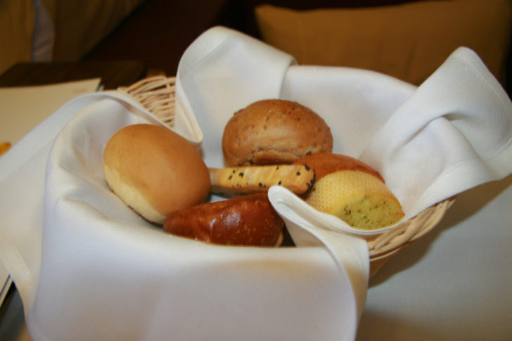 thai-77w-nrt-breads