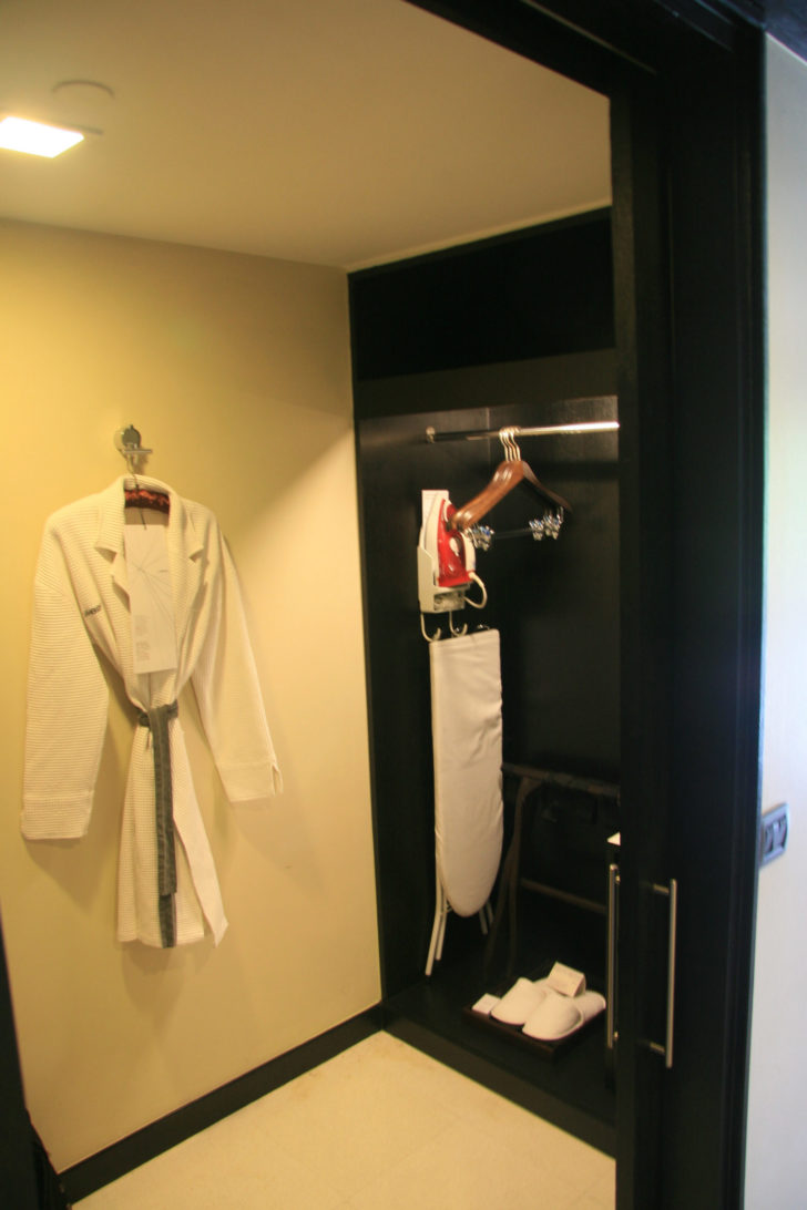 lemeridien-chiang-rai-closet