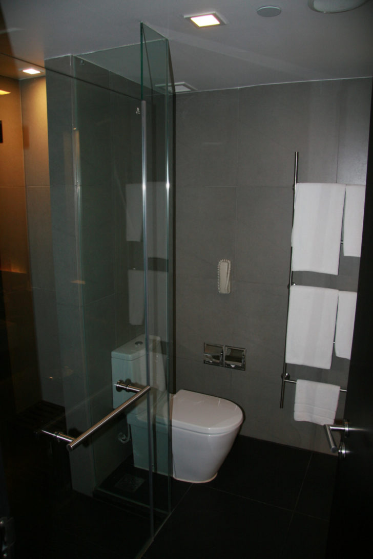 park-plaza-bangkok-soi18-bathroom