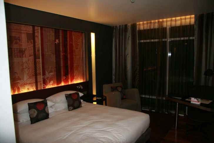 park-plaza-bangkok-soi18-bedroom