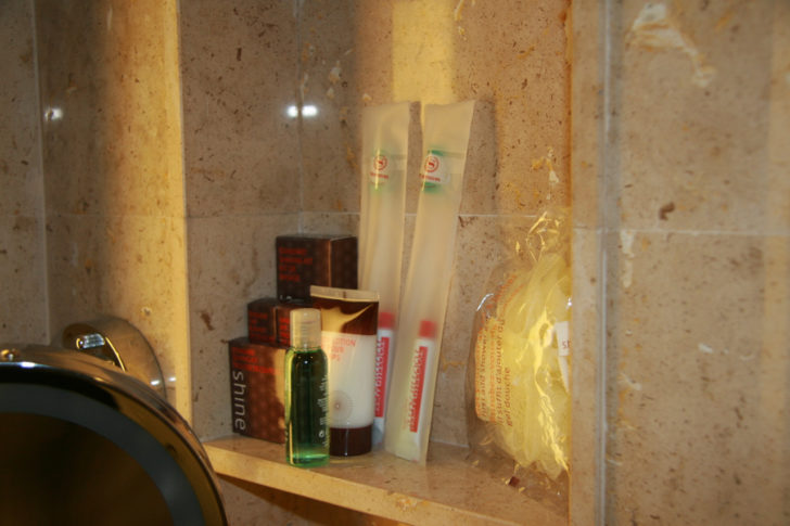 sheraton-bangkok-bathroom-amenities