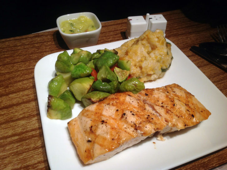 picture of grilled salmon with vegetables