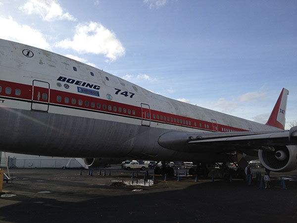 picture of a Boeing 747 plane