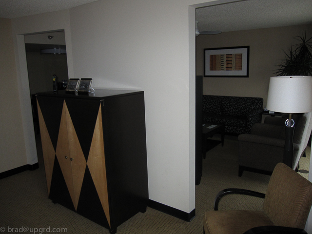 hyatt-regency-san-francisco-older-suite