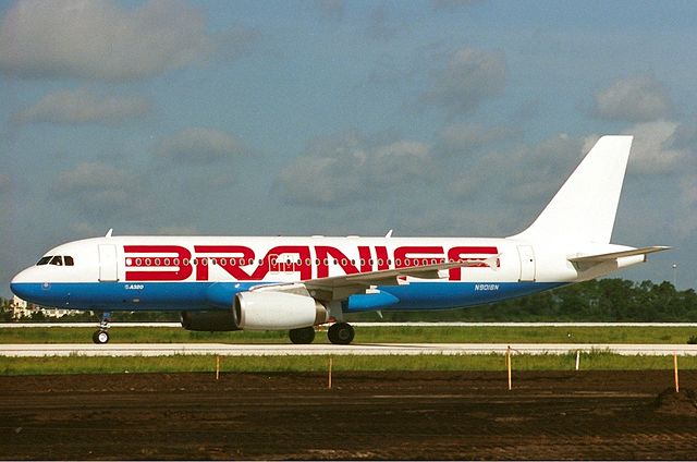 640px-braniff_airbus_a320_maiwald