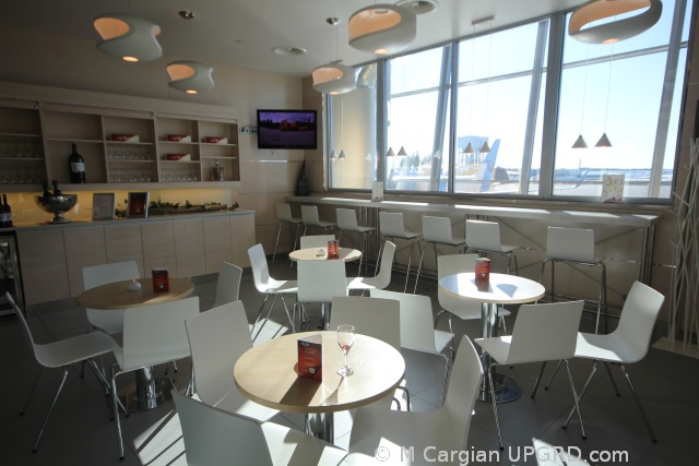 finnair-lounge-food2