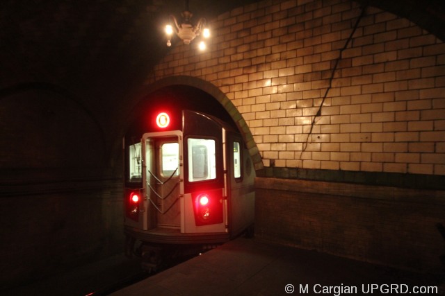 subway-train-stopped