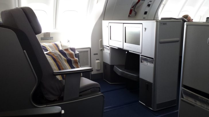 Lufthansa 747-8i business class seat