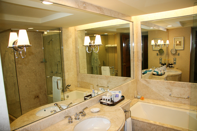 conrad-centennial-singapore-bathroom