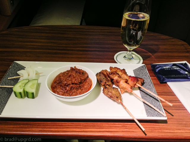 singapore-first-class-icn-sin-satay