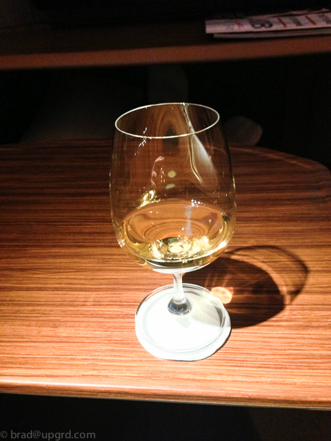 singapore-first-class-icn-sin-sweet-wine