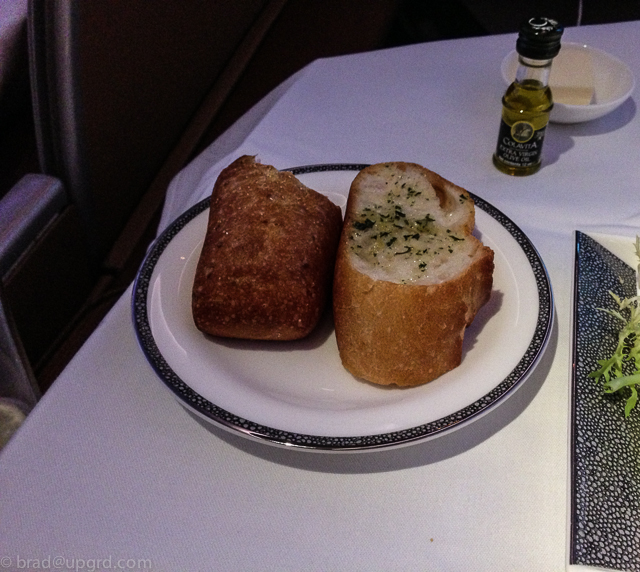 singapore-first-class-sfo-icn-bread