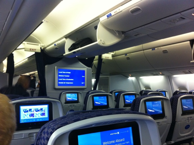 united-767-300-economy