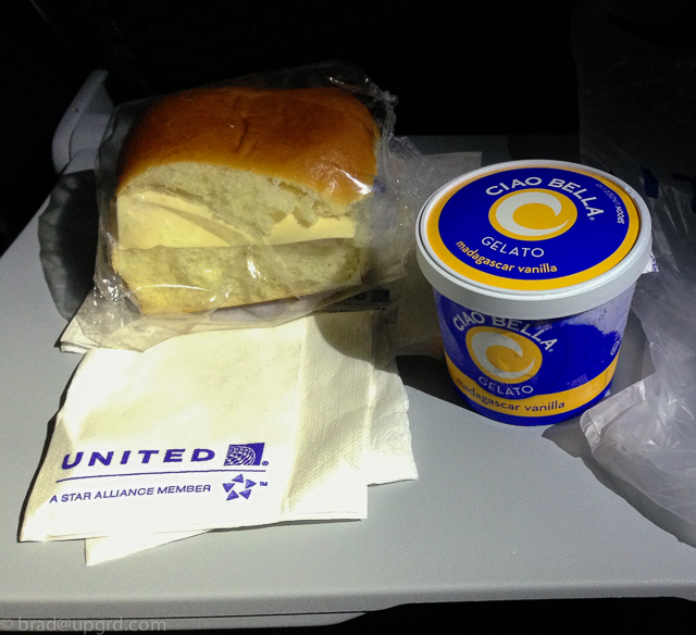 united-midflight-snack
