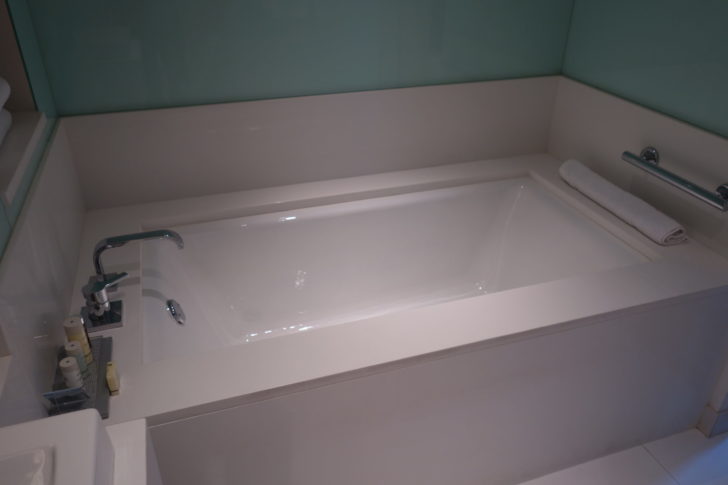 Bathtub