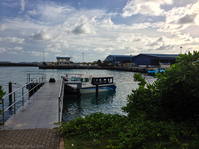 maldivian-kooddoo-dock
