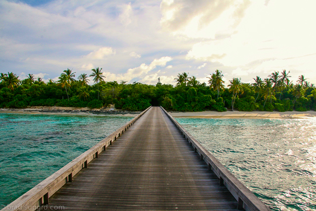 park-hyatt-maldives-dawn-jetty