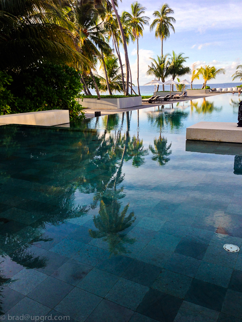 park-hyatt-maldives-pool-reflection