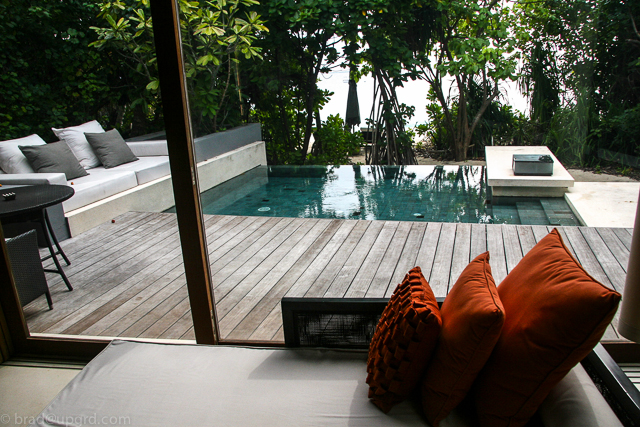 park-hyatt-maldives-pool-villa-daybed